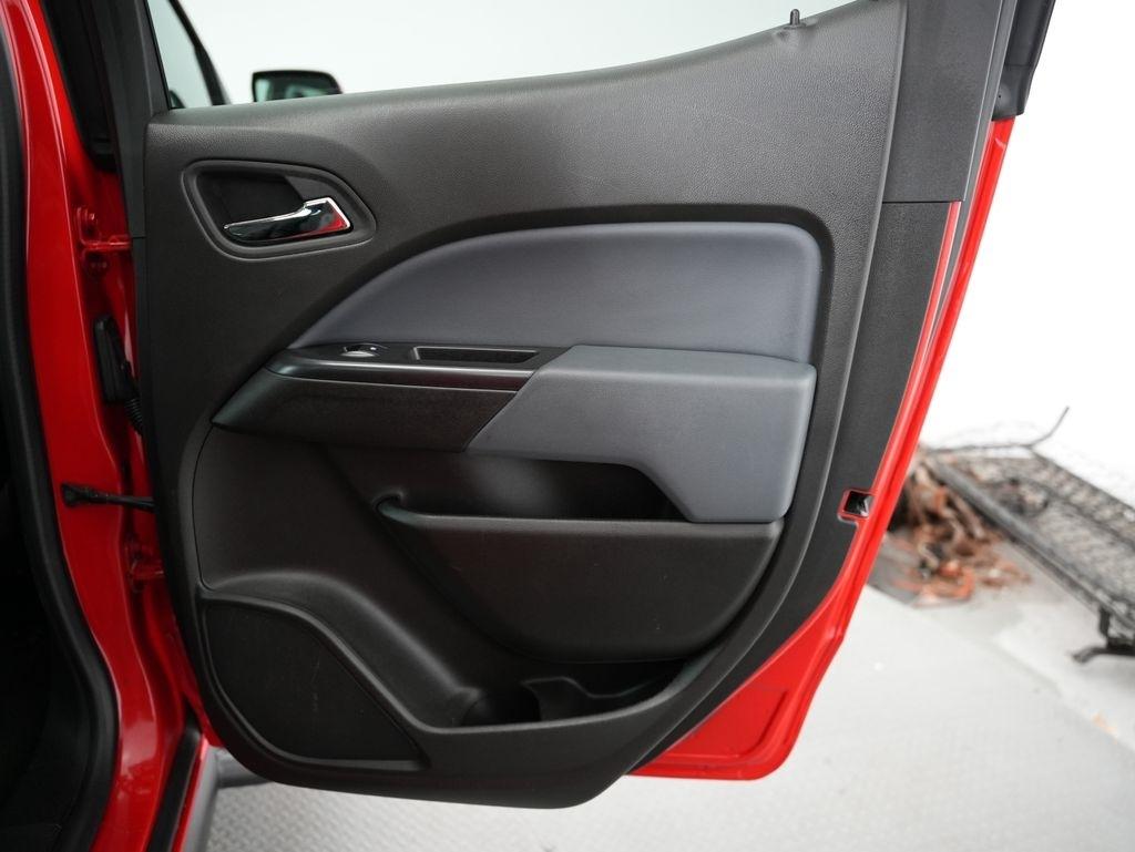 Chevrolet Colorado 4WD Crew Cab 140.5" Z71 2015