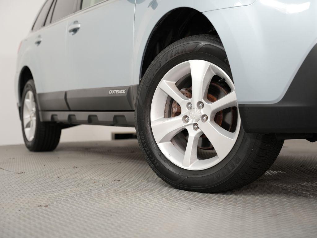 Subaru Outback 4dr Wgn H4 Auto 2.5i Limited 2013