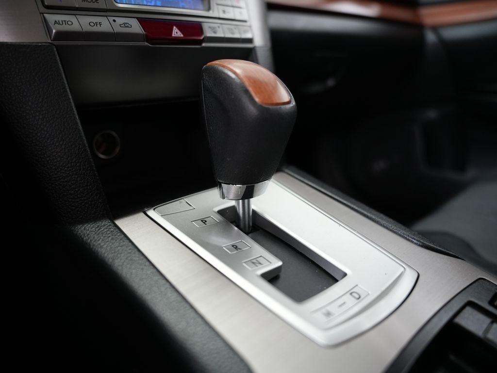 Subaru Outback 4dr Wgn H4 Auto 2.5i Limited 2013