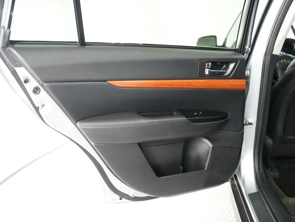 Subaru Outback 4dr Wgn H4 Auto 2.5i Limited 2013