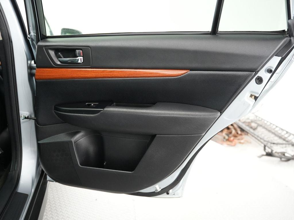 Subaru Outback 4dr Wgn H4 Auto 2.5i Limited 2013