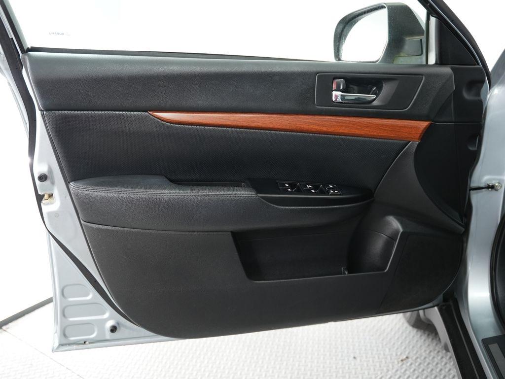 Subaru Outback 4dr Wgn H4 Auto 2.5i Limited 2013