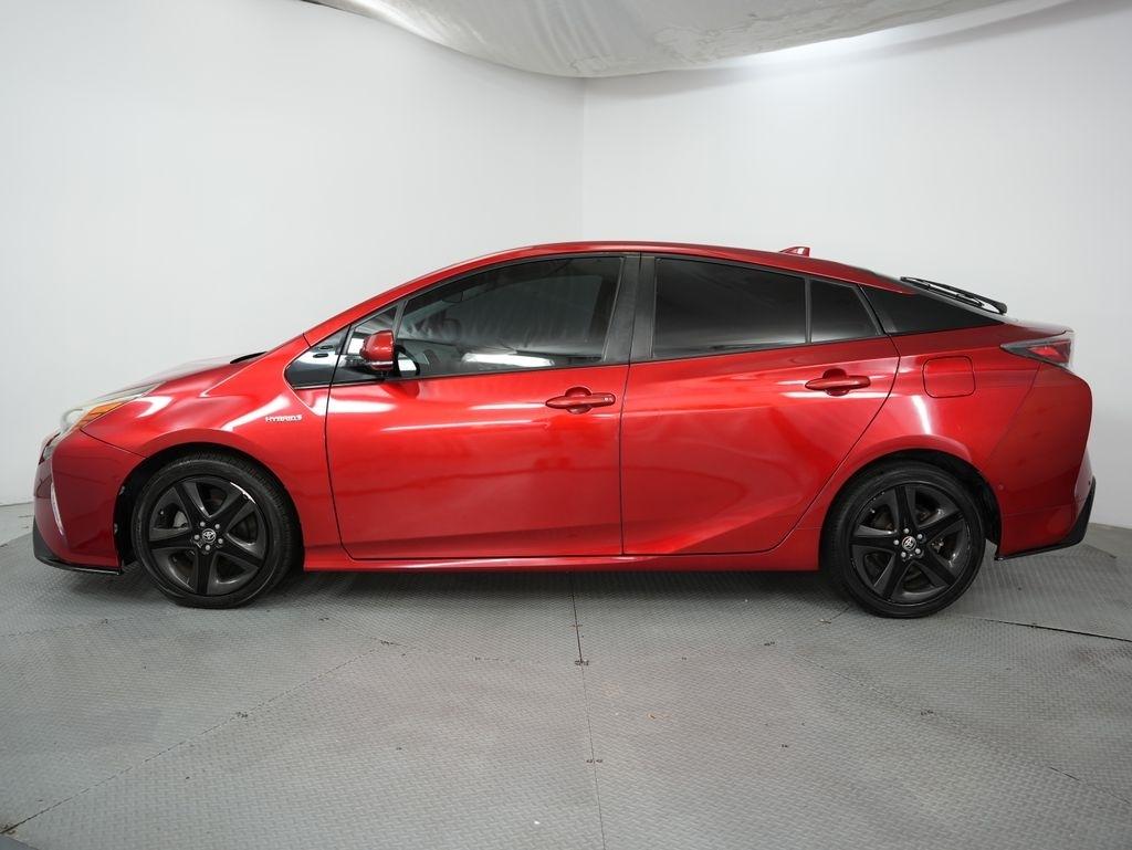 Toyota Prius Three Touring (Natl) 2017