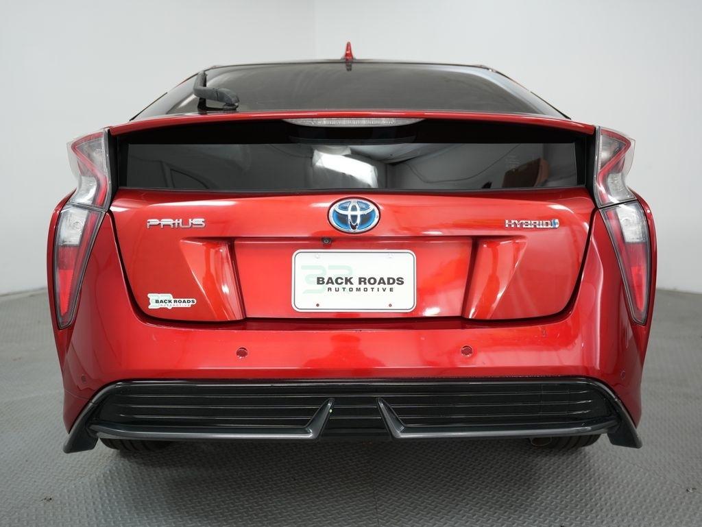 Toyota Prius Three Touring (Natl) 2017