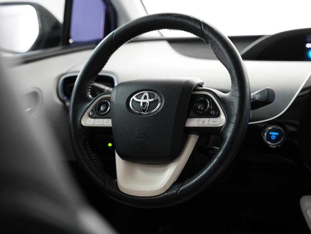 Toyota Prius Three Touring (Natl) 2017
