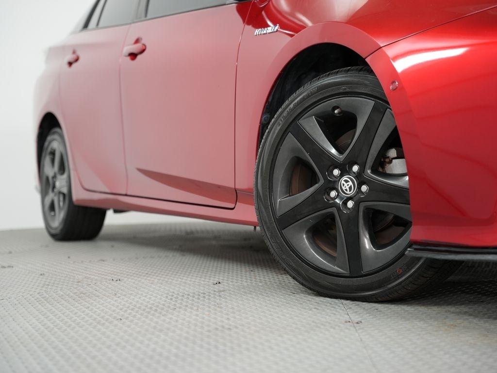 Toyota Prius Three Touring (Natl) 2017