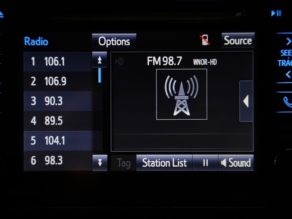 Toyota Prius Three Touring (Natl) 2017
