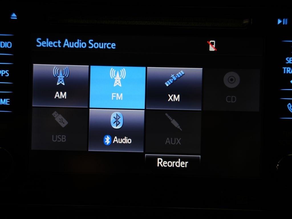 Toyota Prius Three Touring (Natl) 2017