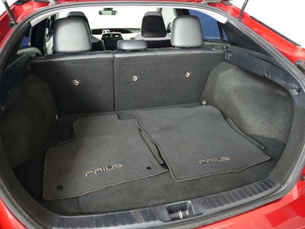 Toyota Prius Three Touring (Natl) 2017