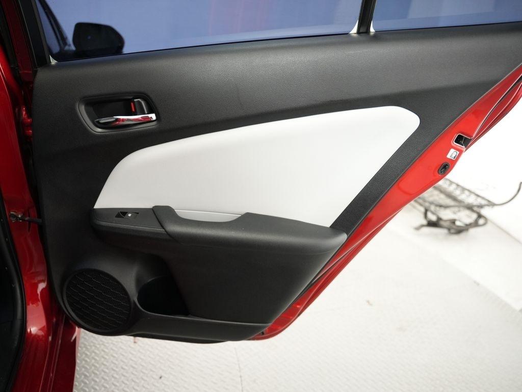 Toyota Prius Three Touring (Natl) 2017