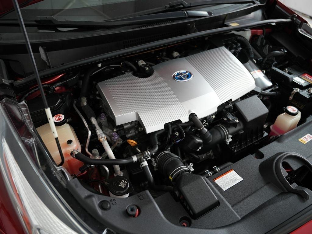 Toyota Prius Three Touring (Natl) 2017