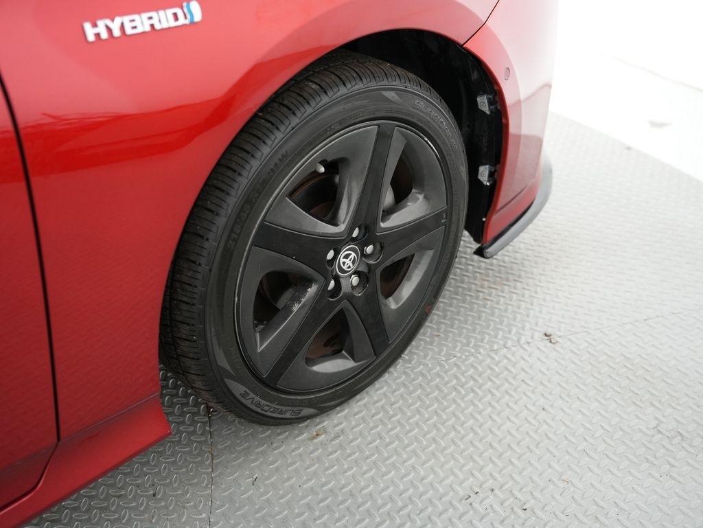 Toyota Prius Three Touring (Natl) 2017