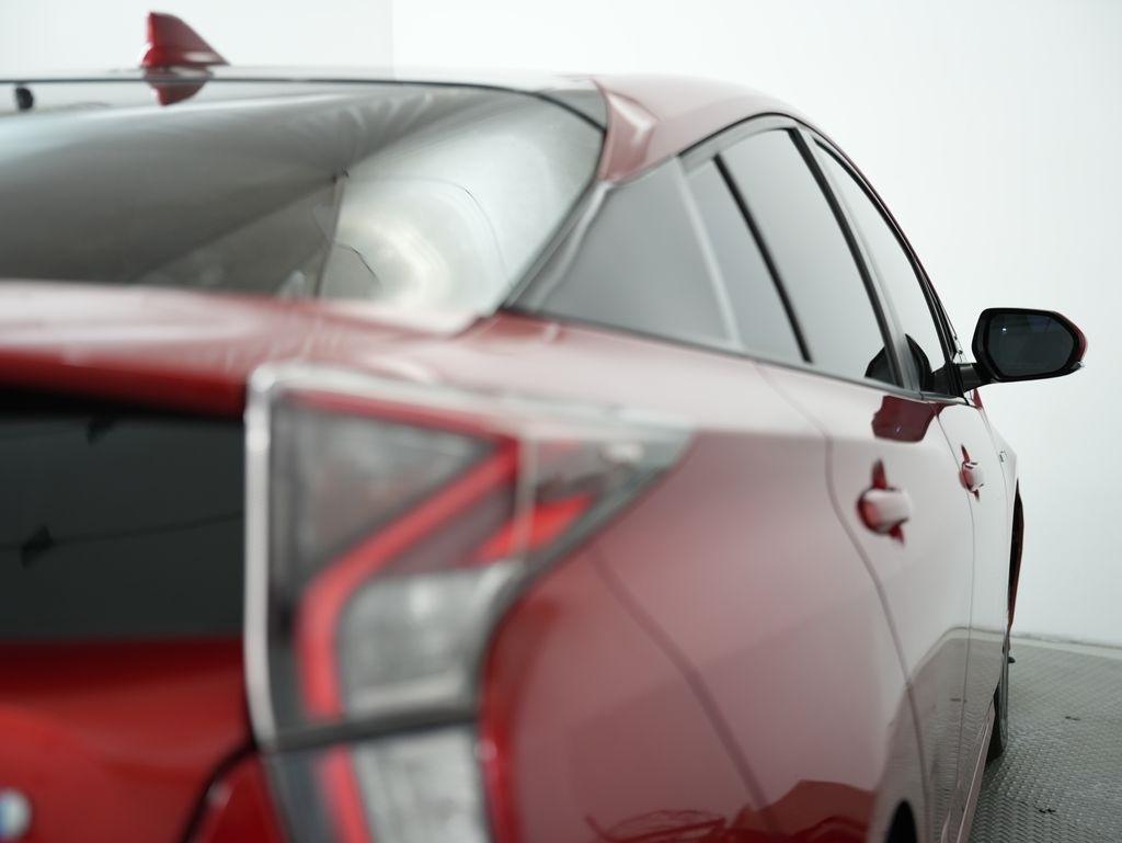 Toyota Prius Three Touring (Natl) 2017