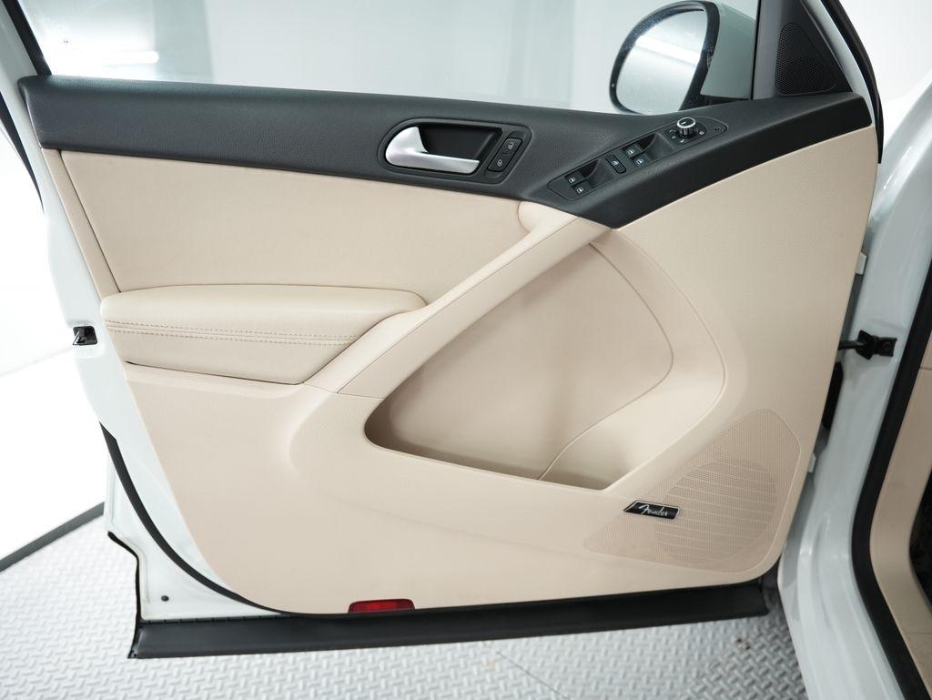 Volkswagen Tiguan 2WD 4dr Auto R-Line 2015