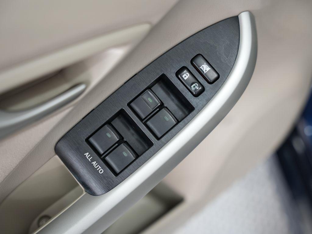 Toyota Prius 5dr HB Persona (Natl) 2013