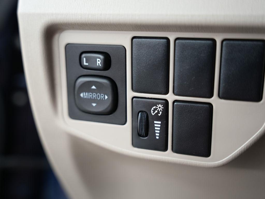 Toyota Prius 5dr HB Persona (Natl) 2013