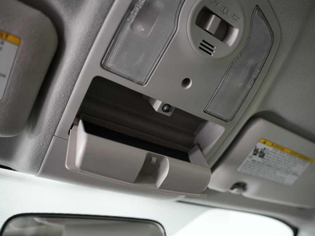 Toyota Prius 5dr HB Persona (Natl) 2013