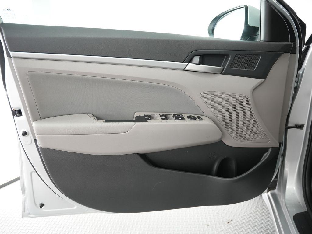 Hyundai Elantra SEL Auto 2019