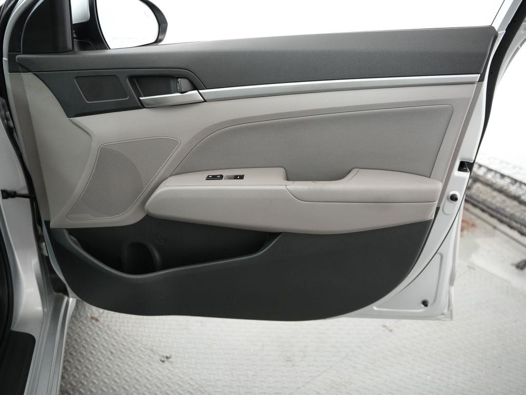 Hyundai Elantra SEL Auto 2019