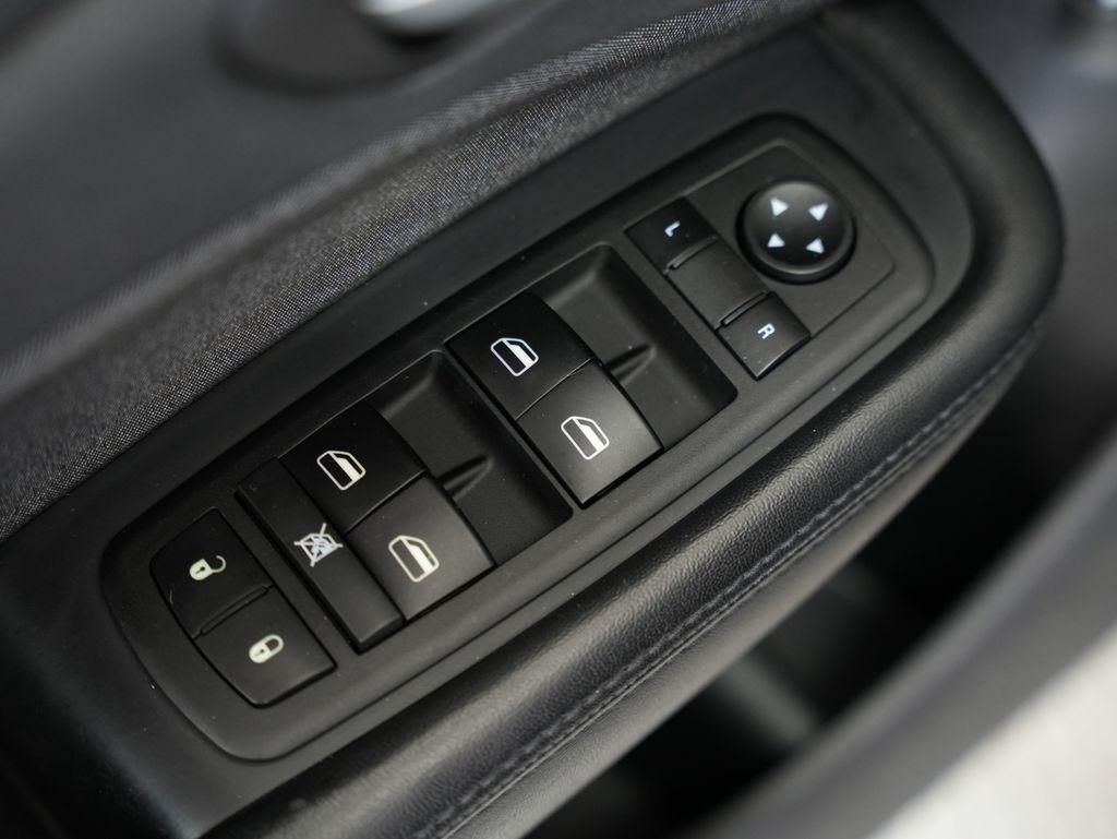 Dodge Dart 4dr Sdn SXT 2013