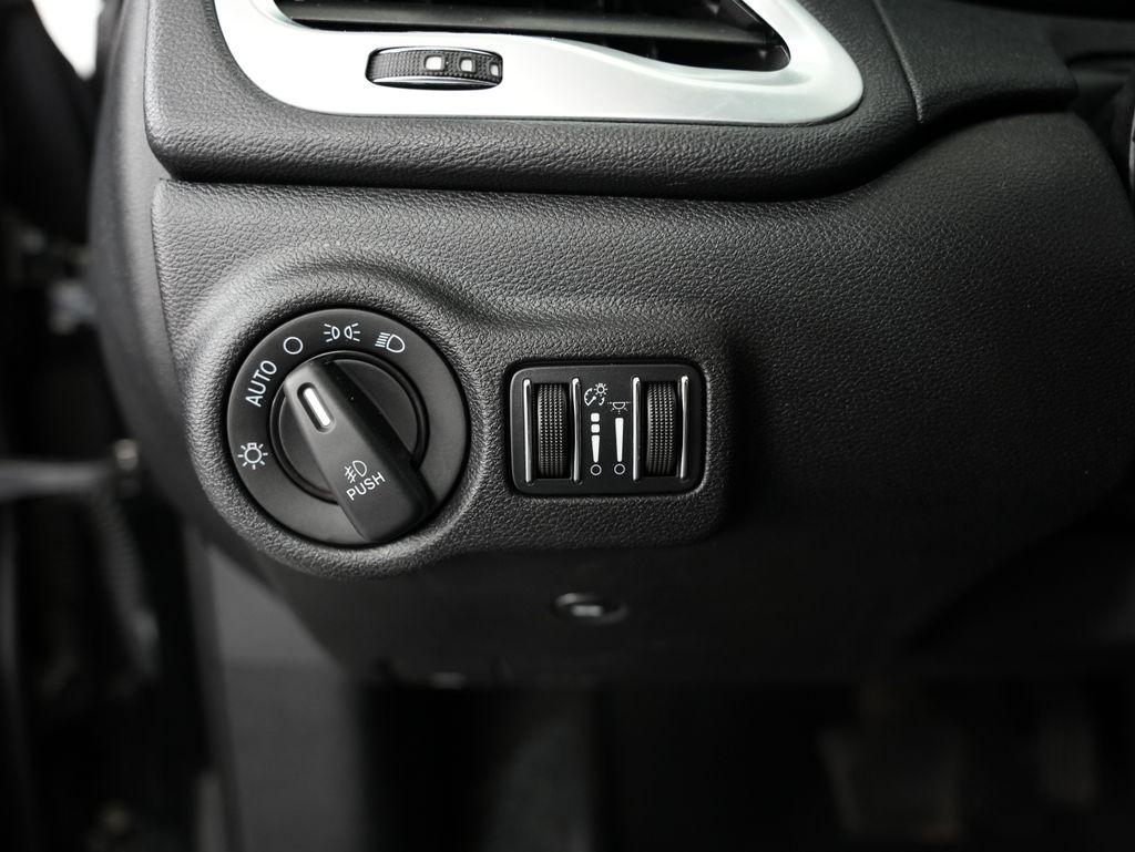 Dodge Dart 4dr Sdn SXT 2013