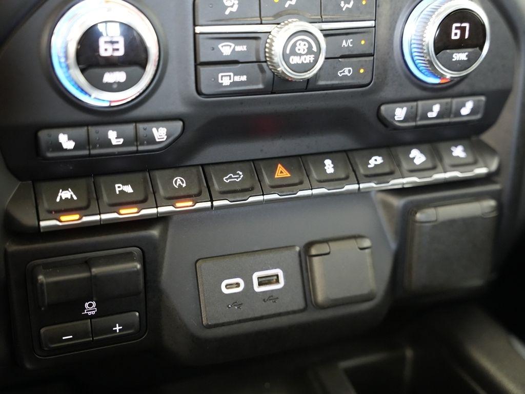 GMC Sierra 1500 4WD Crew Cab 147" Denali 2020