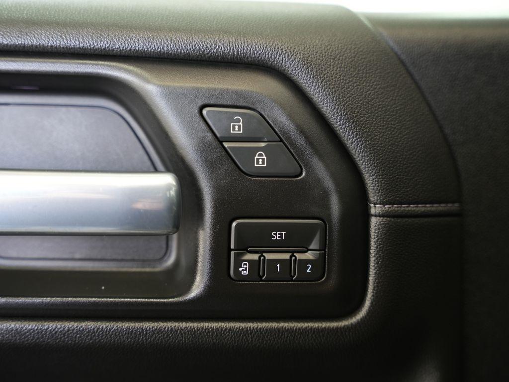 GMC Sierra 1500 4WD Crew Cab 147" Denali 2020