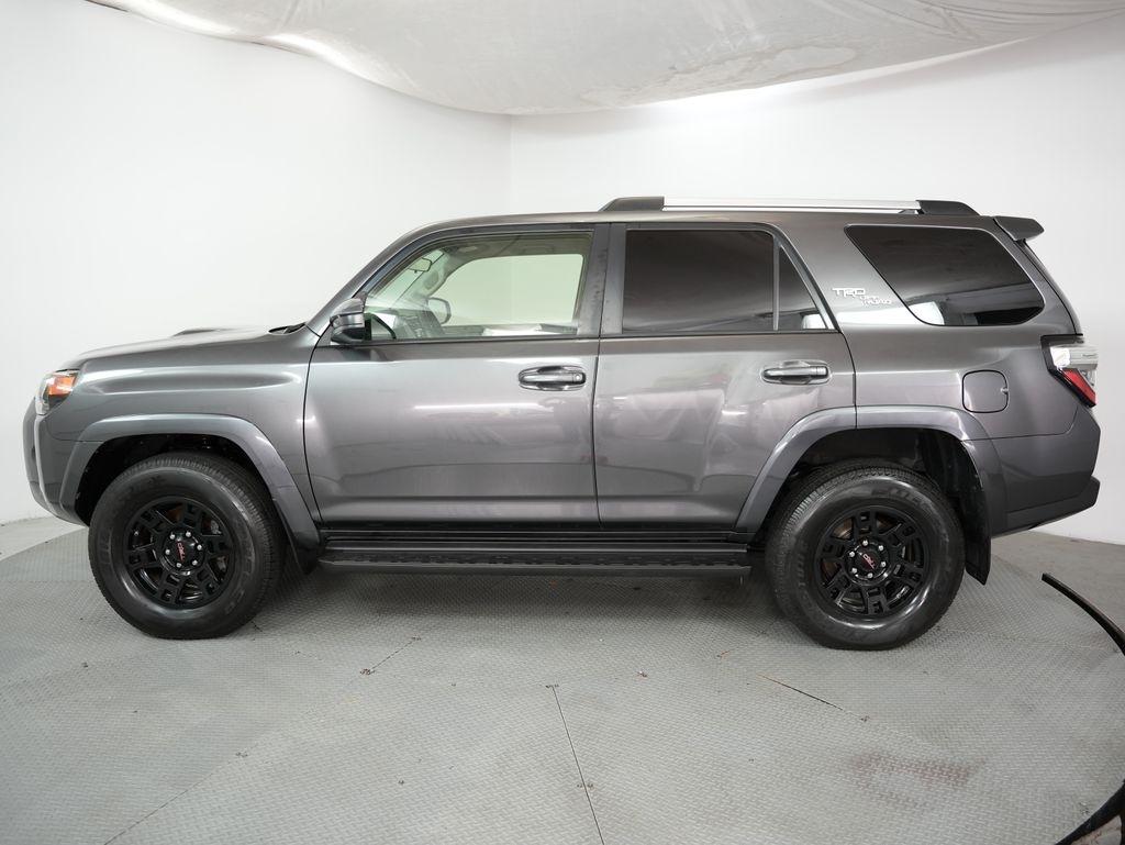 Toyota 4Runner TRD Off Road Premium 4WD (Natl) 2017