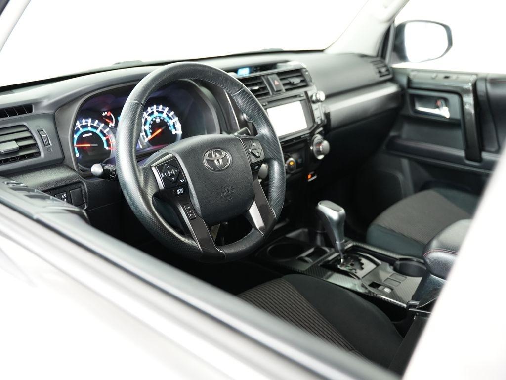 Toyota 4Runner TRD Off Road Premium 4WD (Natl) 2017