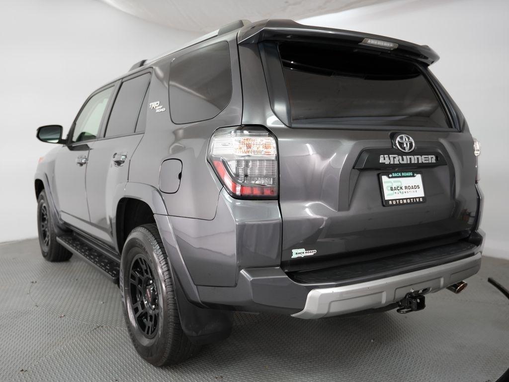 Toyota 4Runner TRD Off Road Premium 4WD (Natl) 2017