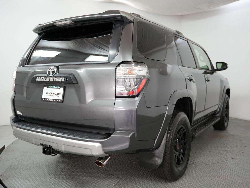 Toyota 4Runner TRD Off Road Premium 4WD (Natl) 2017
