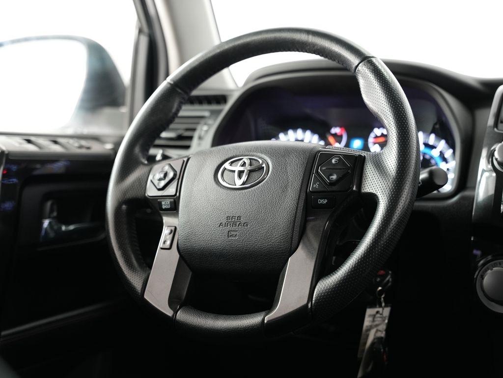 Toyota 4Runner TRD Off Road Premium 4WD (Natl) 2017