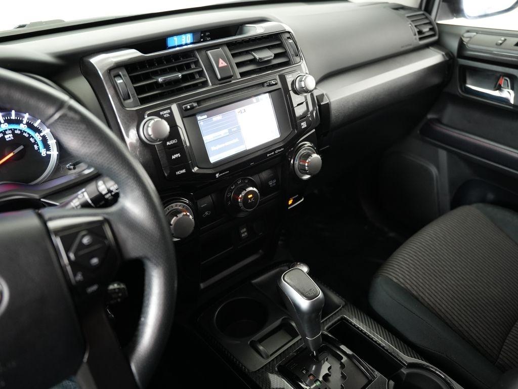 Toyota 4Runner TRD Off Road Premium 4WD (Natl) 2017