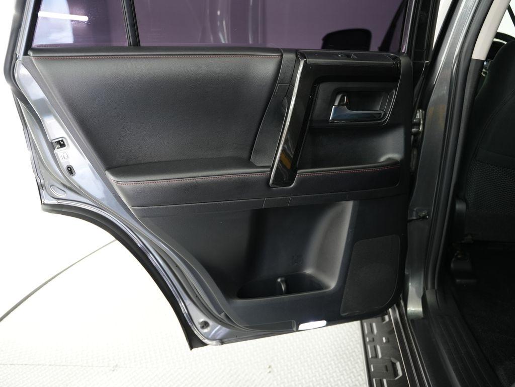 Toyota 4Runner TRD Off Road Premium 4WD (Natl) 2017