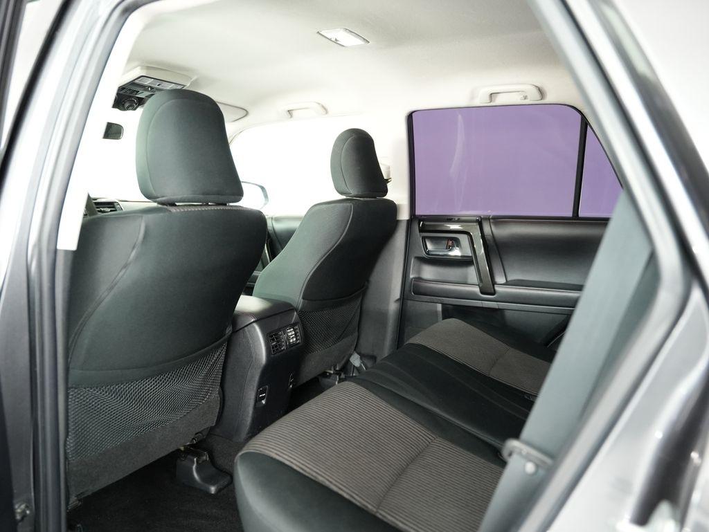 Toyota 4Runner TRD Off Road Premium 4WD (Natl) 2017