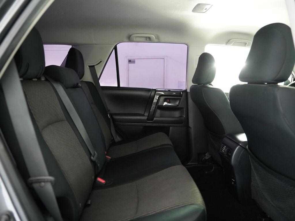 Toyota 4Runner TRD Off Road Premium 4WD (Natl) 2017