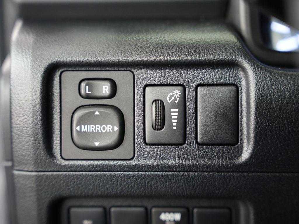 Toyota 4Runner TRD Off Road Premium 4WD (Natl) 2017