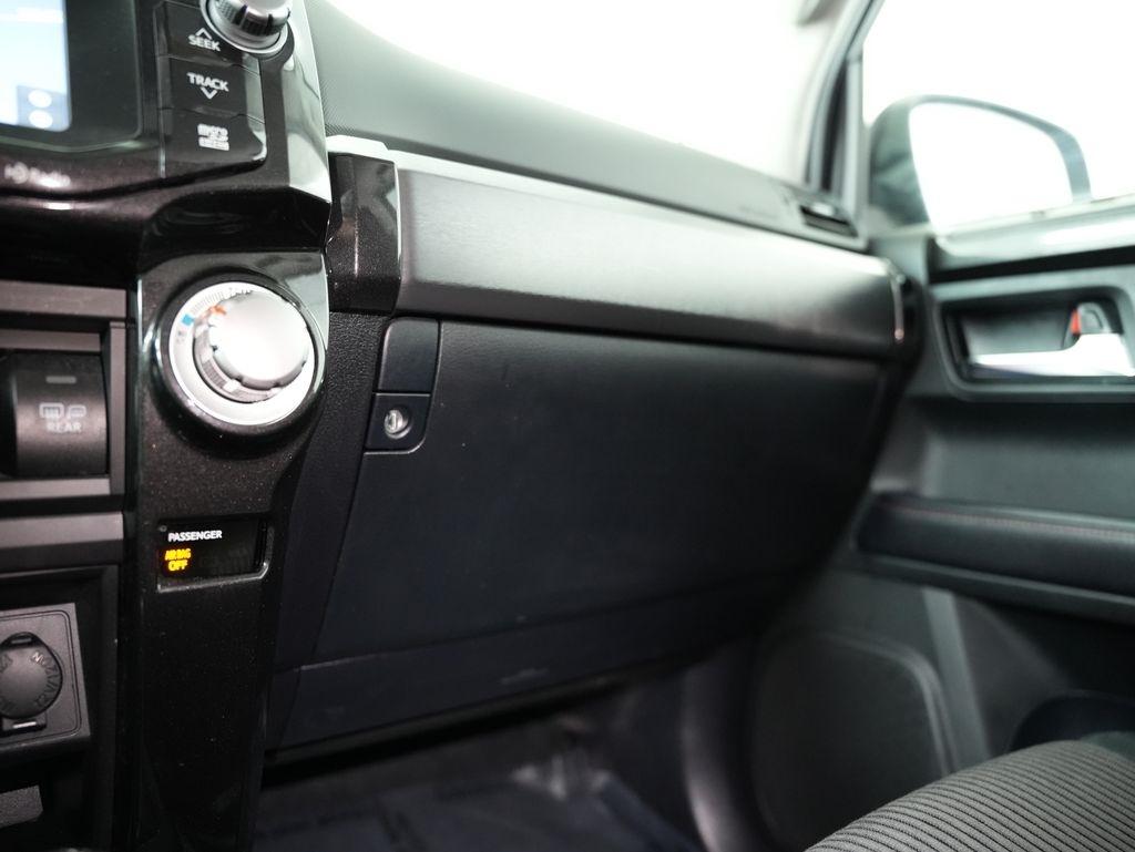 Toyota 4Runner TRD Off Road Premium 4WD (Natl) 2017