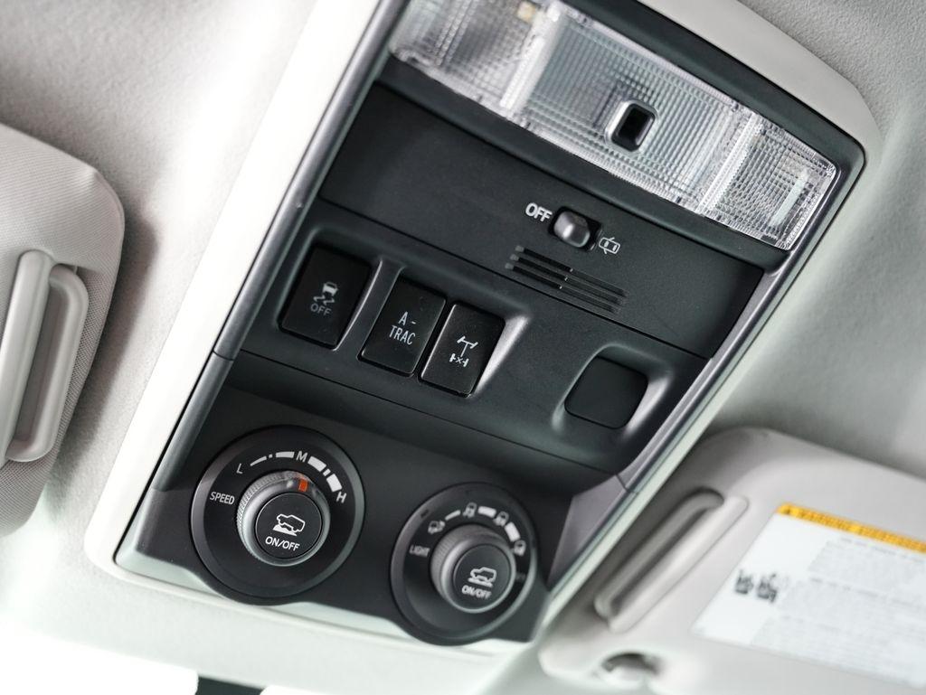 Toyota 4Runner TRD Off Road Premium 4WD (Natl) 2017