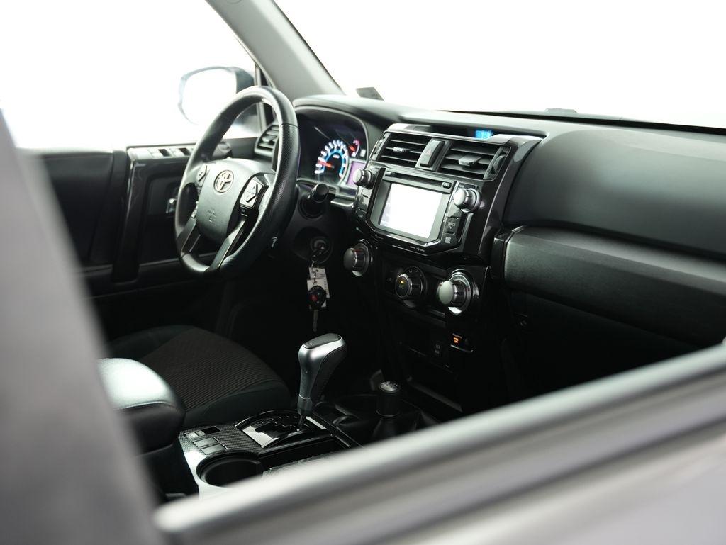 Toyota 4Runner TRD Off Road Premium 4WD (Natl) 2017