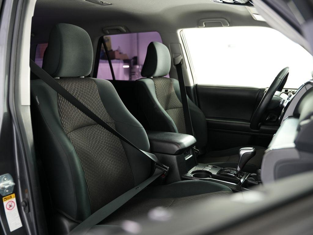 Toyota 4Runner TRD Off Road Premium 4WD (Natl) 2017