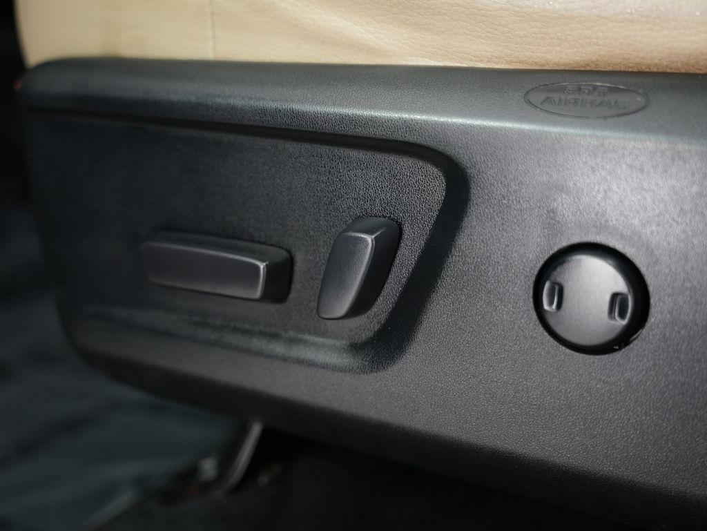 Toyota Tundra 4WD Limited CrewMax 5.5' Bed 5.7L (Natl) 2020