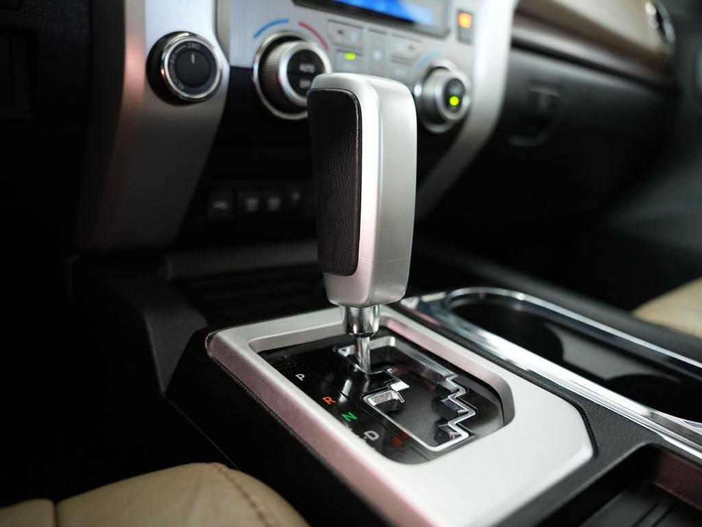 Toyota Tundra 4WD Limited CrewMax 5.5' Bed 5.7L (Natl) 2020