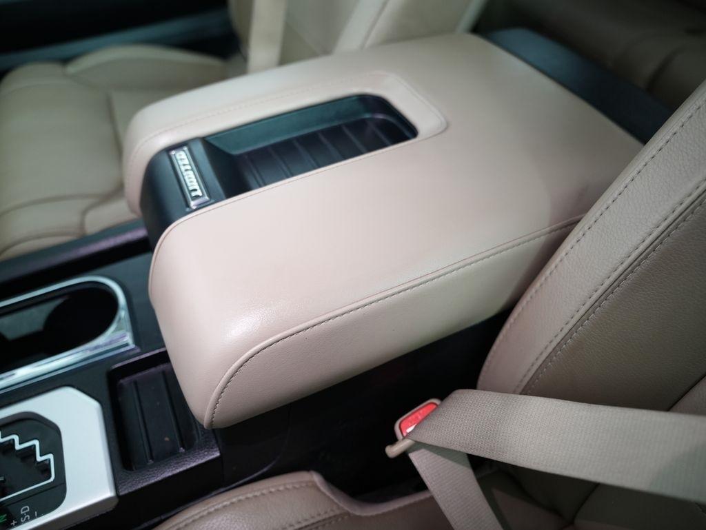 Toyota Tundra 4WD Limited CrewMax 5.5' Bed 5.7L (Natl) 2020