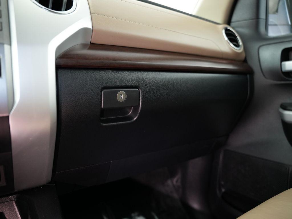 Toyota Tundra 4WD Limited CrewMax 5.5' Bed 5.7L (Natl) 2020