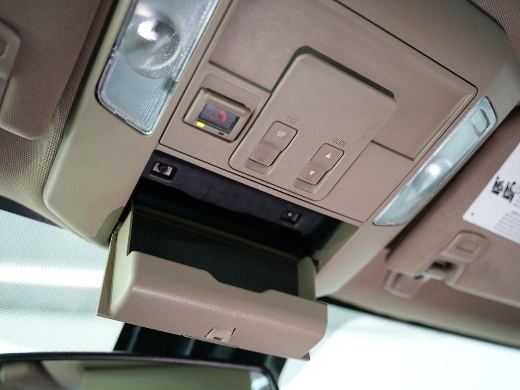 Toyota Tundra 4WD Limited CrewMax 5.5' Bed 5.7L (Natl) 2020