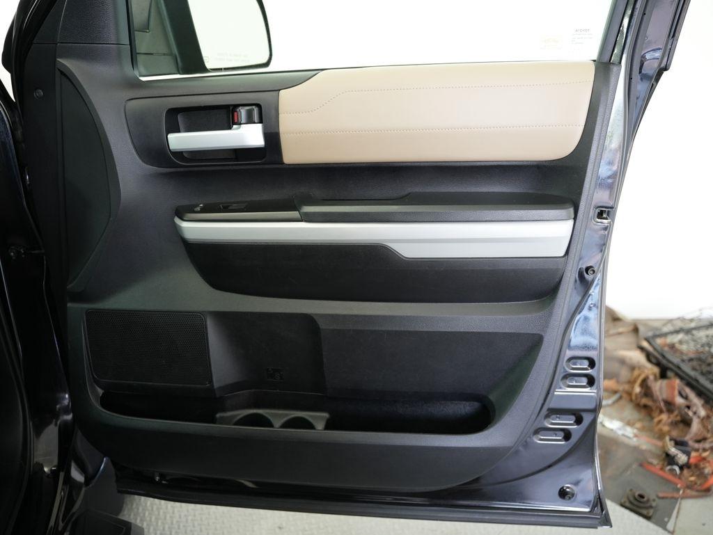 Toyota Tundra 4WD Limited CrewMax 5.5' Bed 5.7L (Natl) 2020