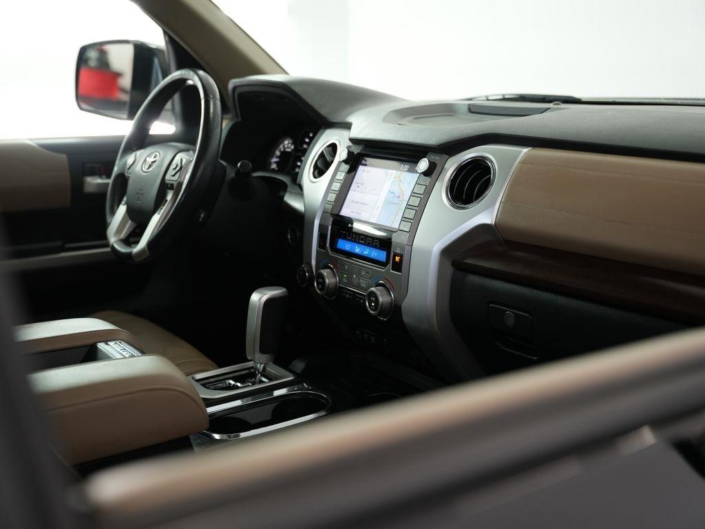 Toyota Tundra 4WD Limited CrewMax 5.5' Bed 5.7L (Natl) 2020