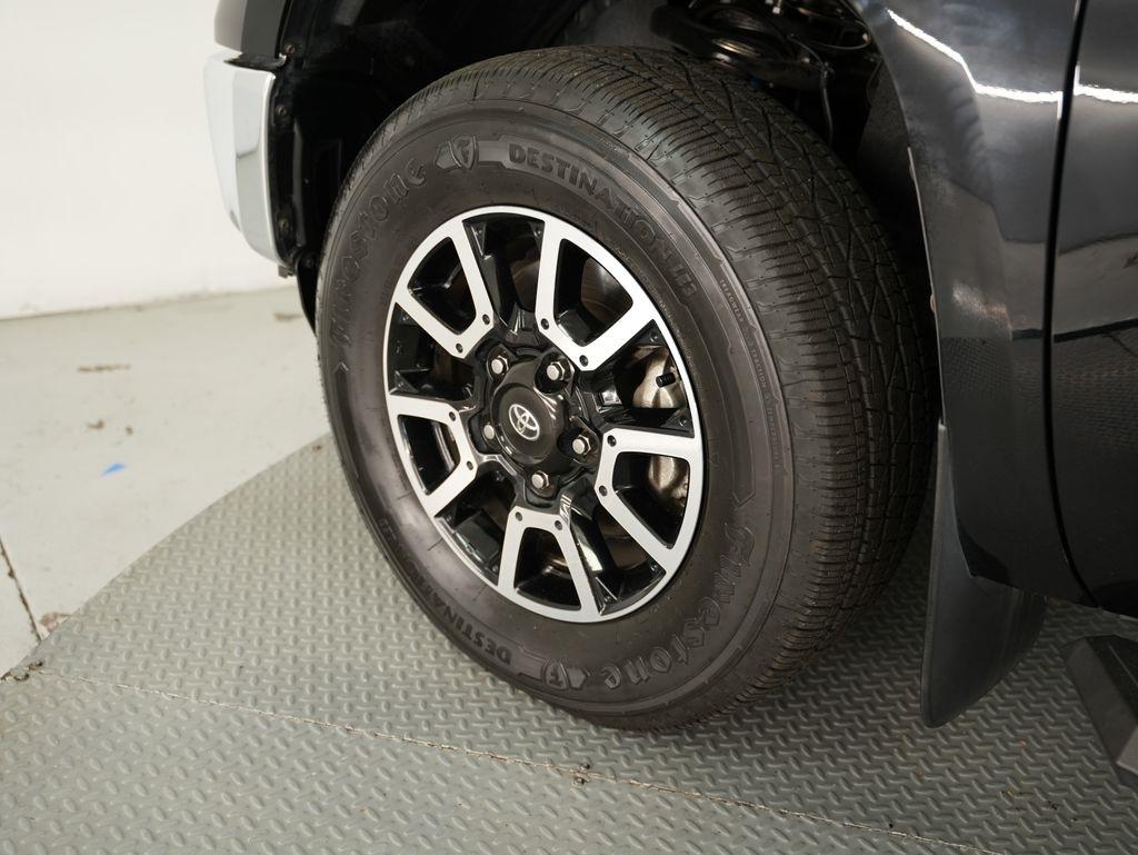 Toyota Tundra 4WD Limited CrewMax 5.5' Bed 5.7L (Natl) 2020