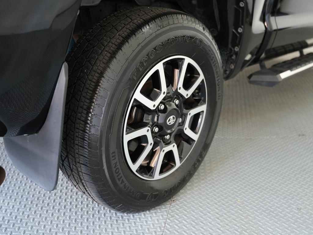 Toyota Tundra 4WD Limited CrewMax 5.5' Bed 5.7L (Natl) 2020